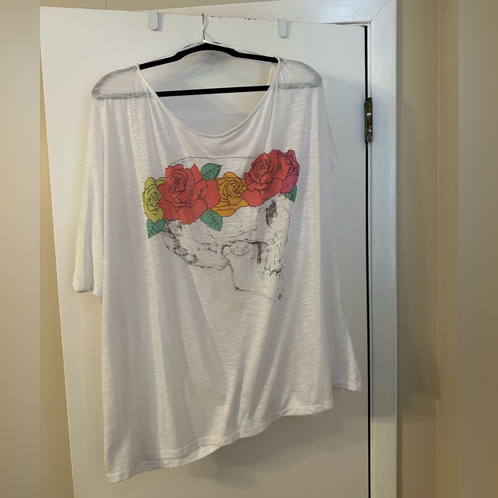 Sexy skull off the shoulder tshirt